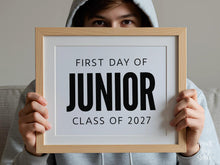 Bold First Day Of Junior Year Sign PRINTABLE 11th Grade Minimalist Back To School Sign, Photo Prop Simple Modern, Class Of 2027