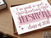 Girl First Day Of Freshman Year Sign, PRINTABLE Back To School Sign Cute Coquette Bow Pink Y2K Photo Prop Balletcore Aesthetic Class Of 2029