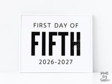 Bold First Day Of Fifth Grade Sign PRINTABLE, 5th Grade Minimalist Boy Back To School Sign, Photo Prop Simple, Modern Clean Classic